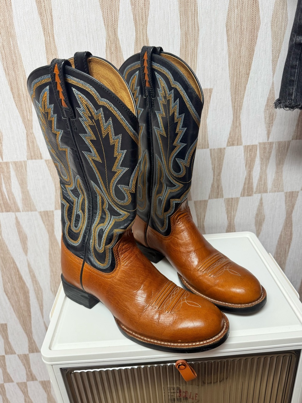 Ariat western leather cowboy boots vintage men’s  7.5 women’s 9 brown